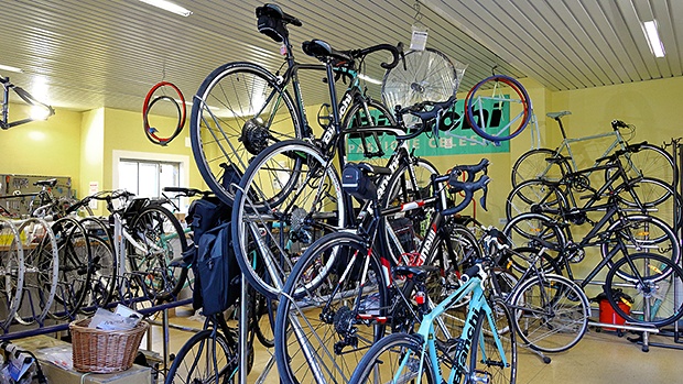Negozio biciclette a Milano by Cascina Quadri in Bici